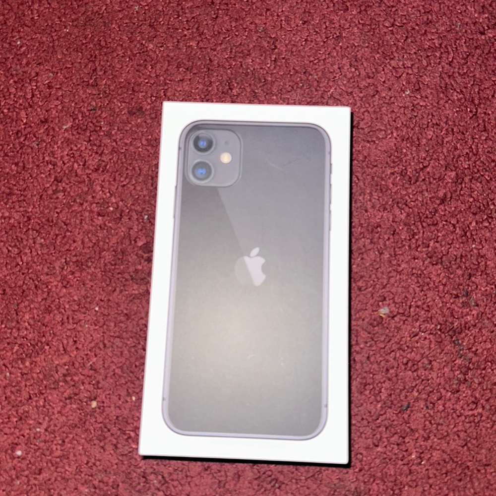 I phone 11 64gb like new condition